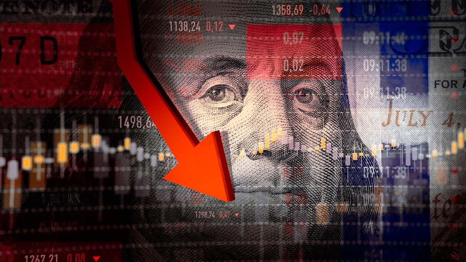 الدولار يتراجع عن أعلى مستوياته