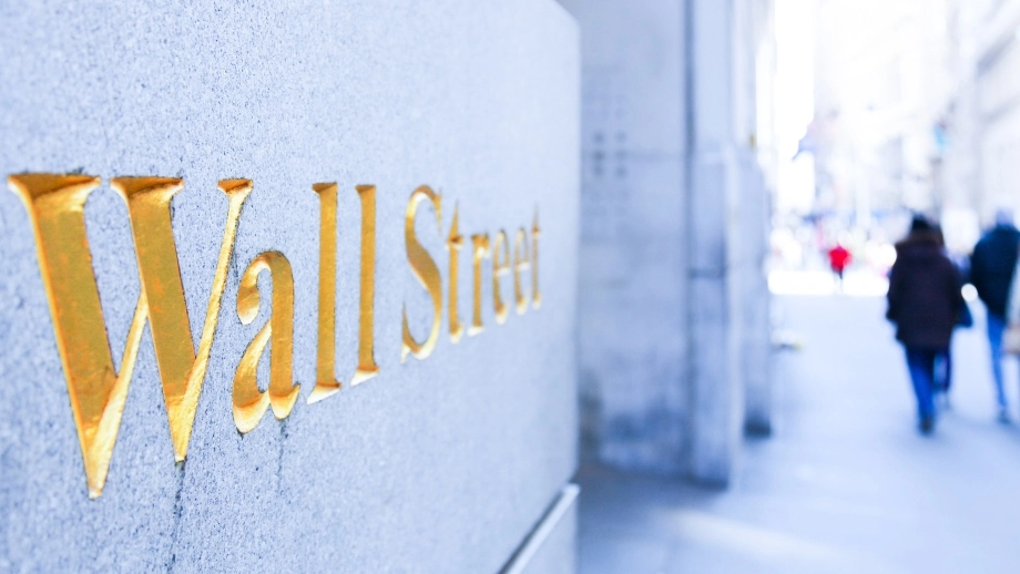 Wall Street rimbalza, oro e petrolio in focus