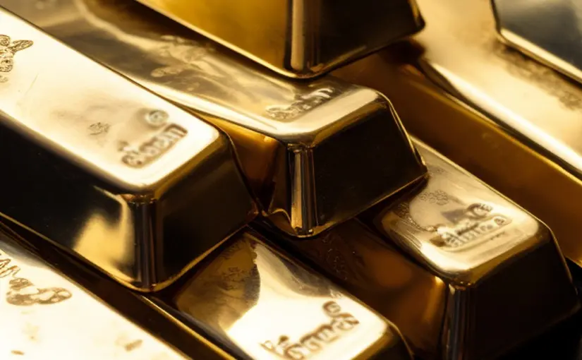 Gold Hits Record High as Fed Cut Bets and Geopolitics Intensify