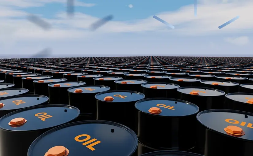 Brent Eases Near $105 as Russian Supply Relief Meets Gulf Risk